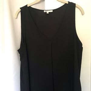 DR2 Sleeveless dressy blouse